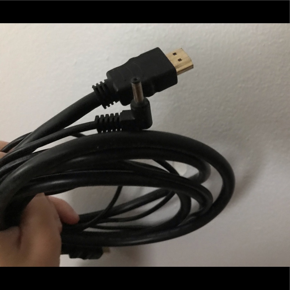 Mini Projector - Picture 3 of 5